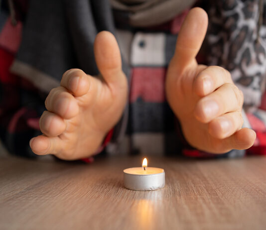 Alternative Heizung selber bauen Teelicht spendet Wärme