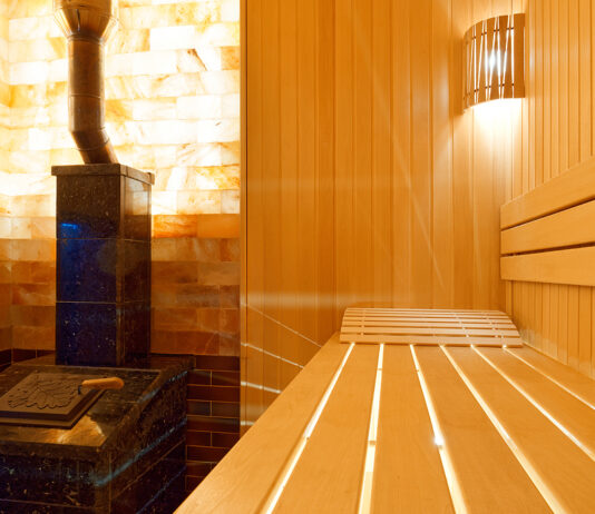 Sauna mit Holz heizen Holzbeheizte Sauna