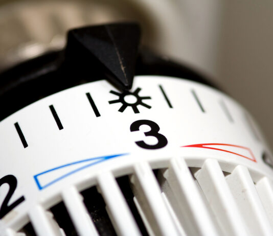 Was bedeuten die Symbole, Zahlen und Stufen auf dem Heizkörper? Thermostat aus der Nähe